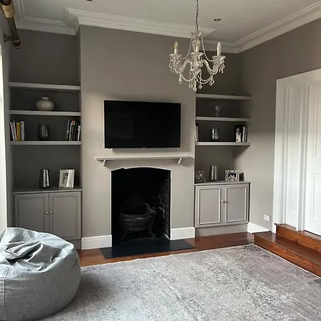 Victorian House With Cricket Ground Views Holiday home *